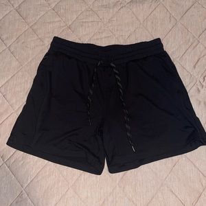 Pacific trail size M shorts